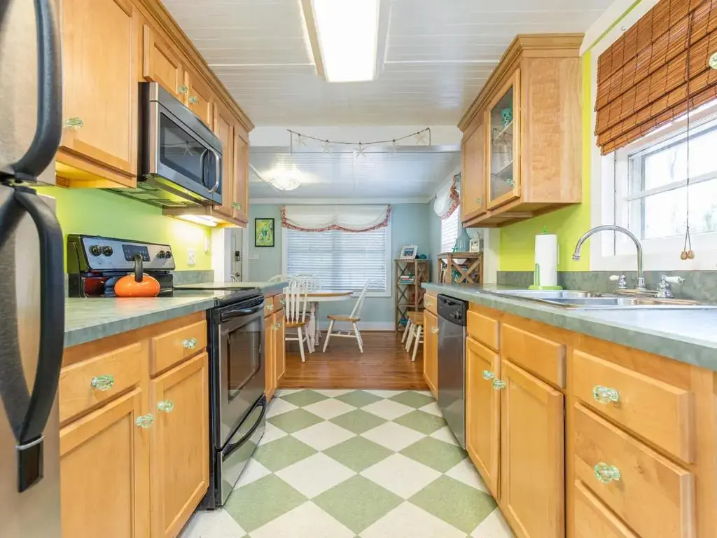 Mellow Yellow by Tybee Vacation Rentals