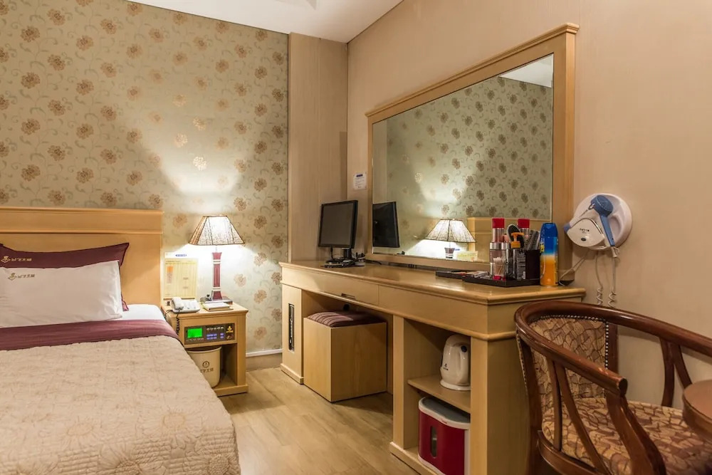 Hapjeong Namgyung Hotel