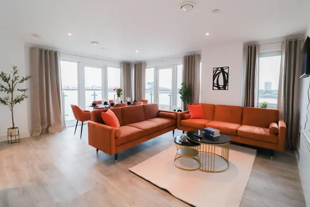 Stunning Riverside Apartment