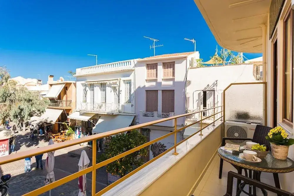 Polyxenia Suites