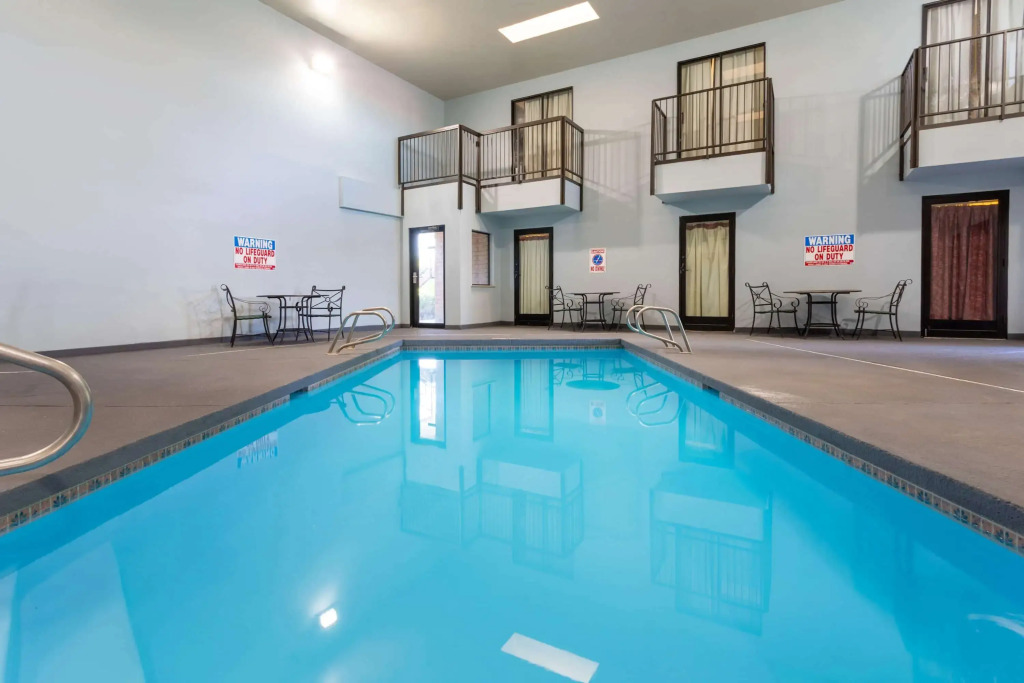 Travelodge by Wyndham Albuquerque East