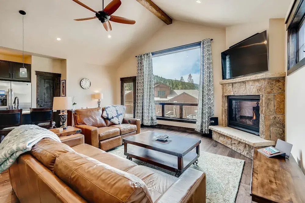 Alders 4br Renovated Townhome- Sleeps 11+ Kids Ski Free 4 Bedroom Condo by Redawning