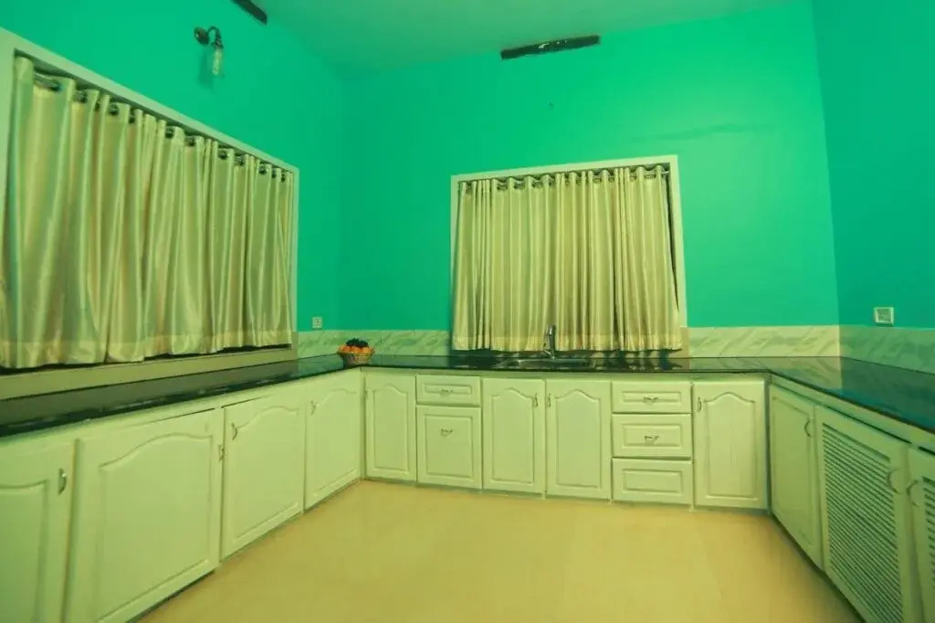 Aruvi Resorts