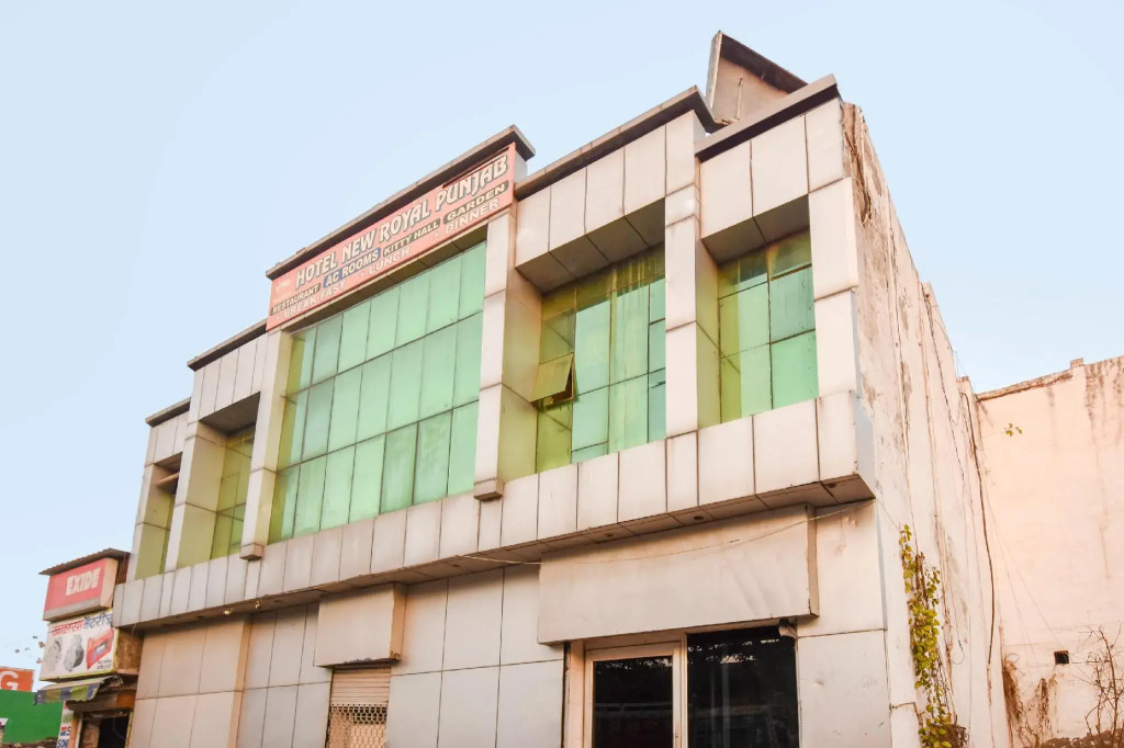OYO 70046 Hotel Royal Punjab