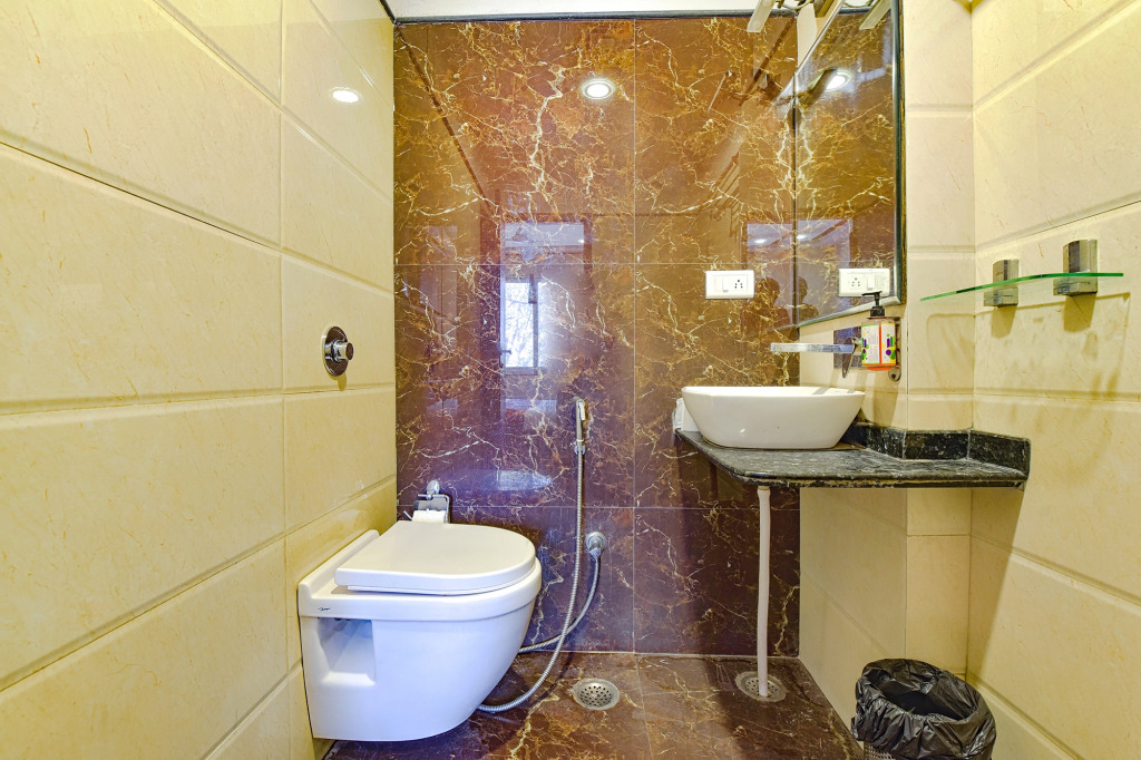 FabHotel Resolute