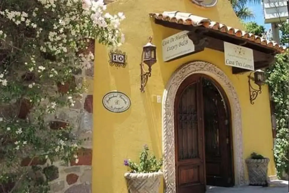 Casa Tres Leones