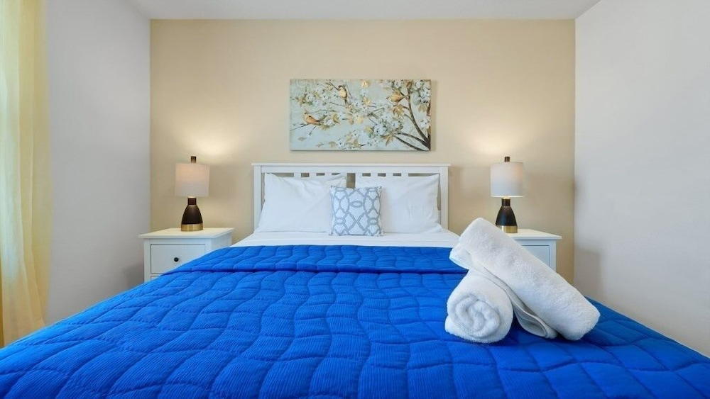Magical Getaway Near Disney Private Pool + Resort Access, Bbq Grill! 4 Bedroom Townhouse