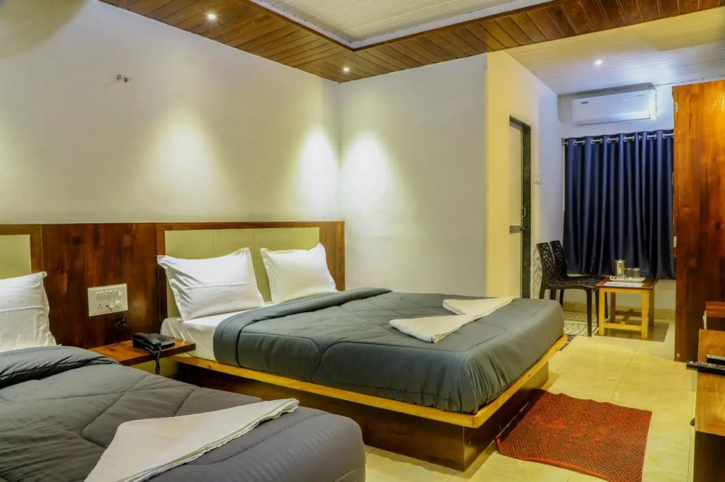 Hotel Pushkaraj