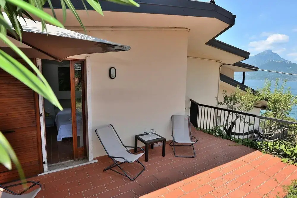 Greenery Loft - Sleeps 4 Lake View Terrace in Pai Di Torri del Benaco