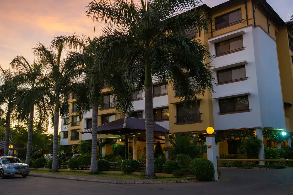 Sea Cliff Court Hotel & Luxury Apartments