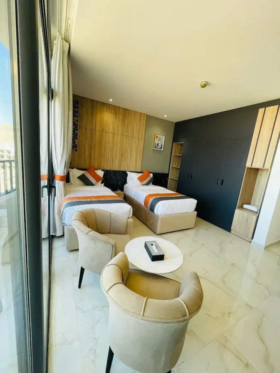 Diamond Palm Hotel & Resort
