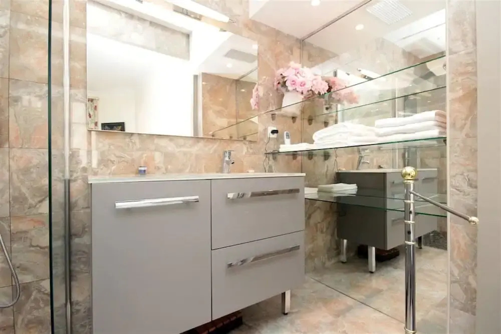 2 rooms - next to the Eiffel tower - Trocadéro