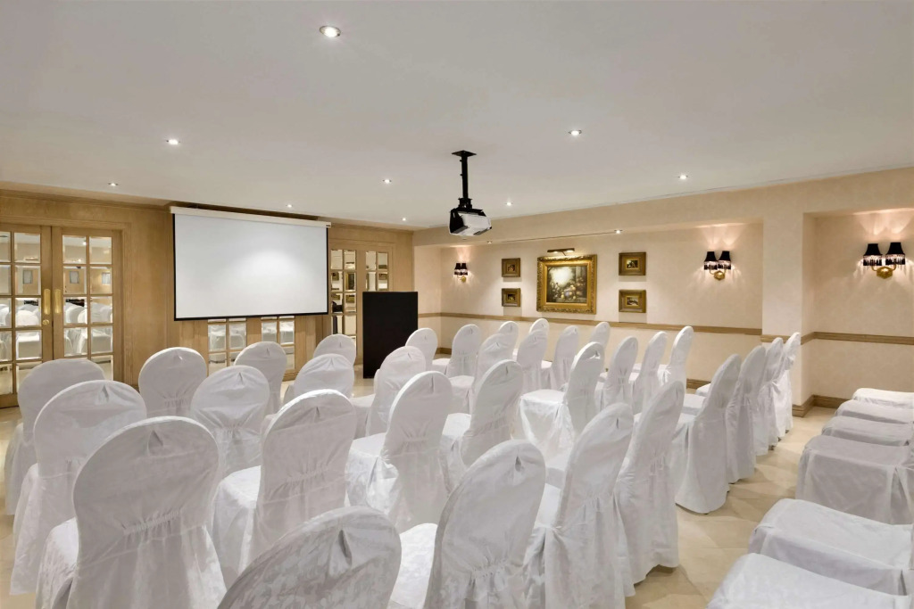 Hawthorn Suites by Wyndham Al Khobar