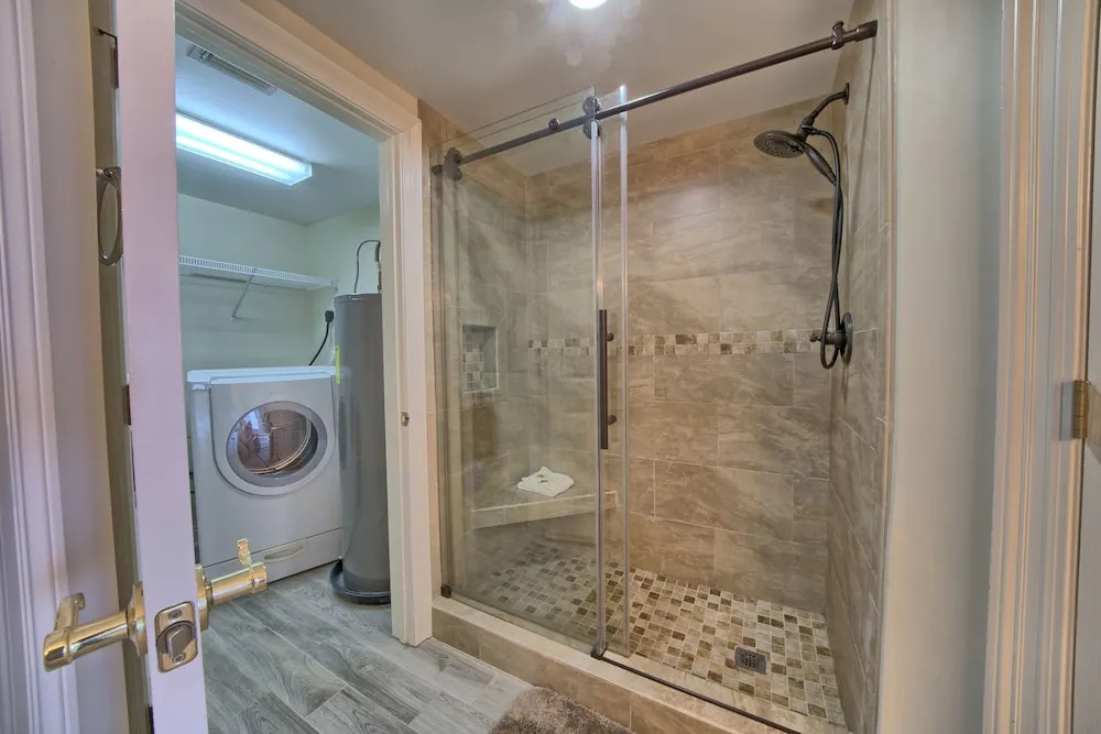 Marvelous Condo with Beachside Pool and Free Poolside WiFi - Unit 0902 by RedAwning