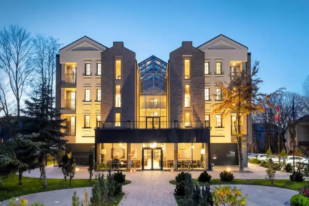 Отель Amsterdam Plaza
