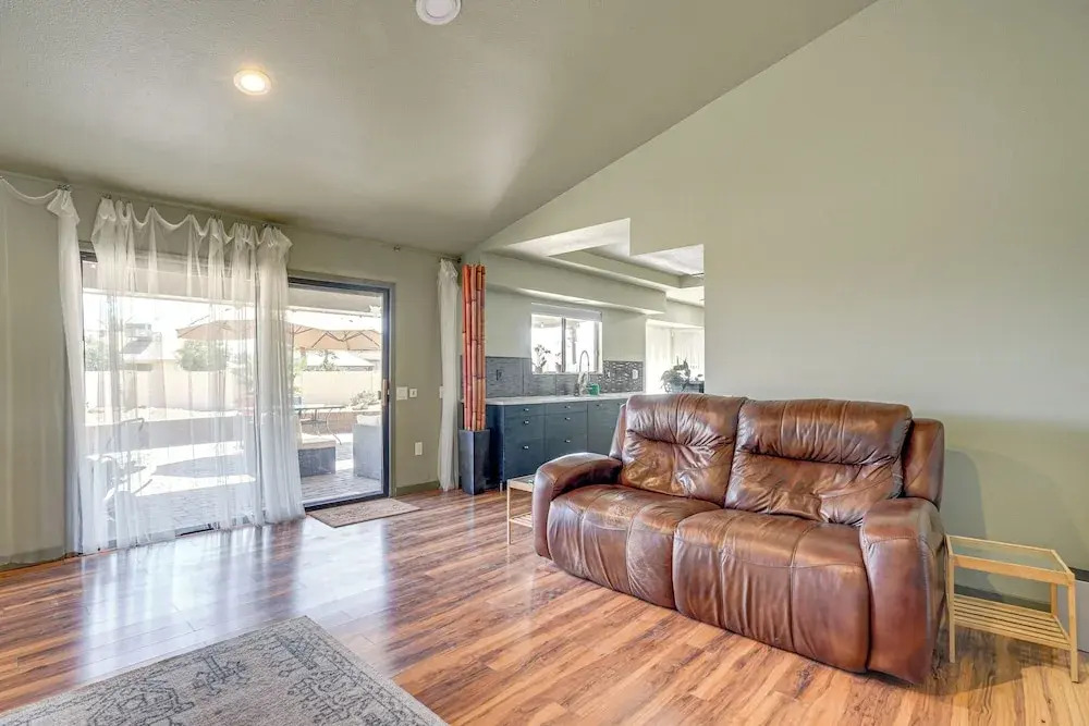 Families Welcome! Dog-friendly Glendale Home