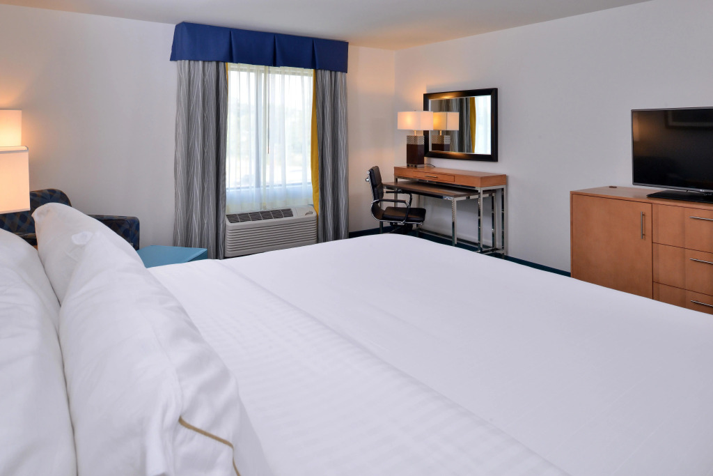 Holiday Inn Express and Suites West Ocean City by IHG
