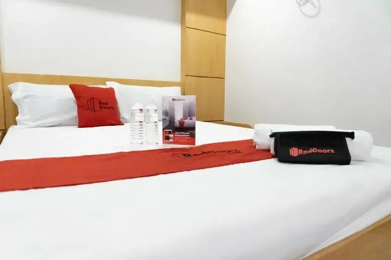 Reddoorz Near Starmall Alabang
