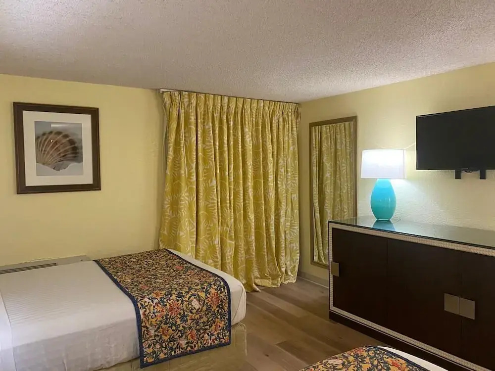 Lincoln Inn Express Hotel and Suites