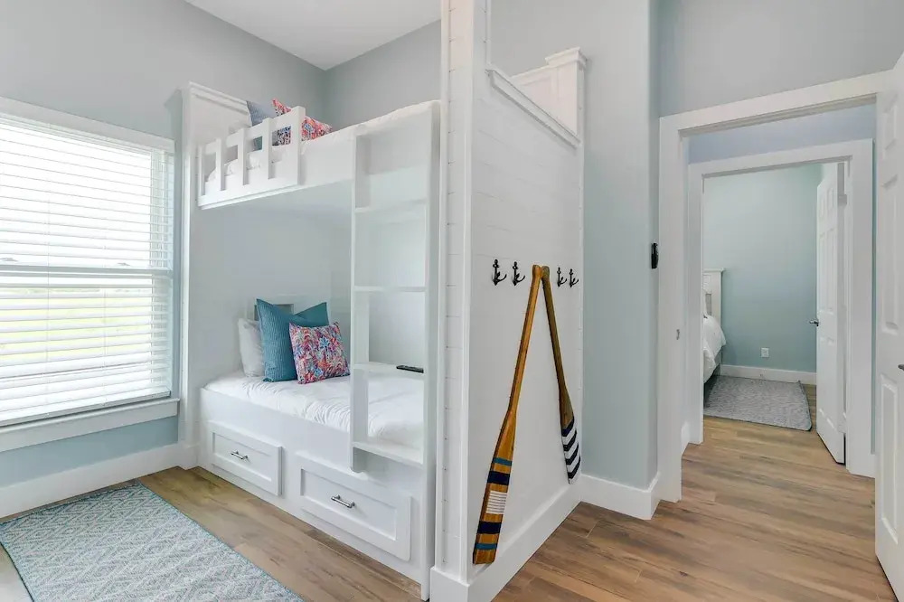 Steps to Coast! Beach Home w/ 2 Decks in Galveston