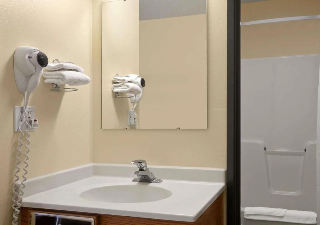 Four Seasons Inn