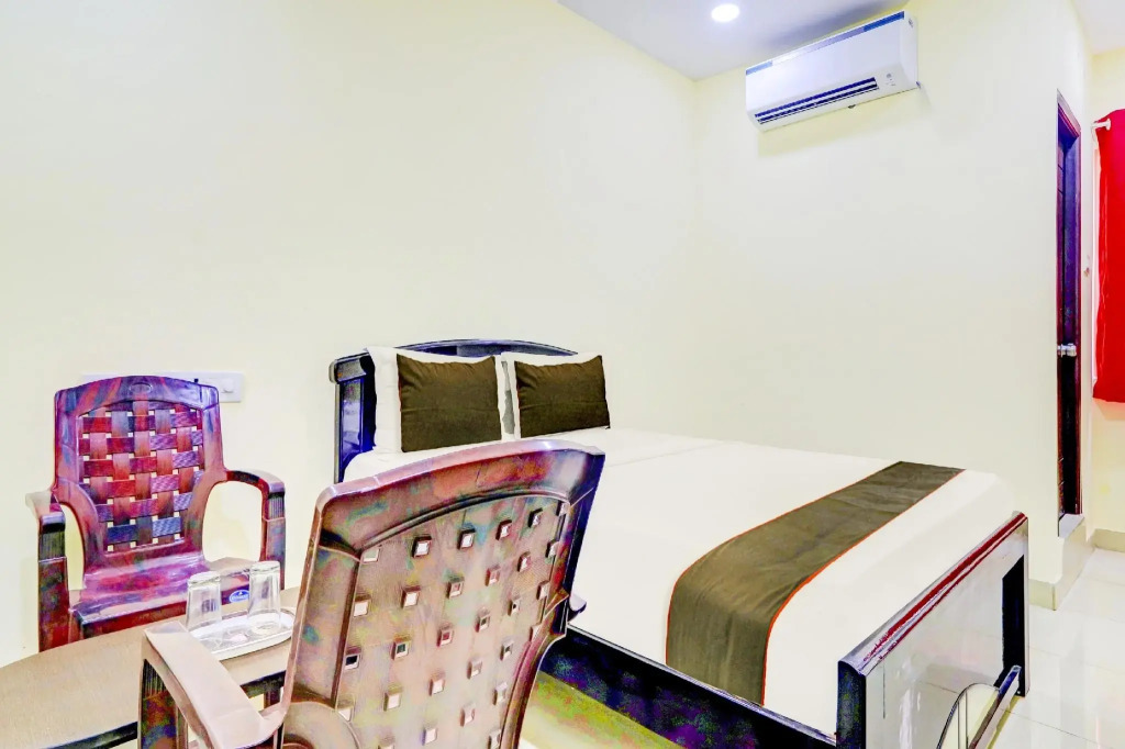 OYO 77700 Collection O Surabhi Grand
