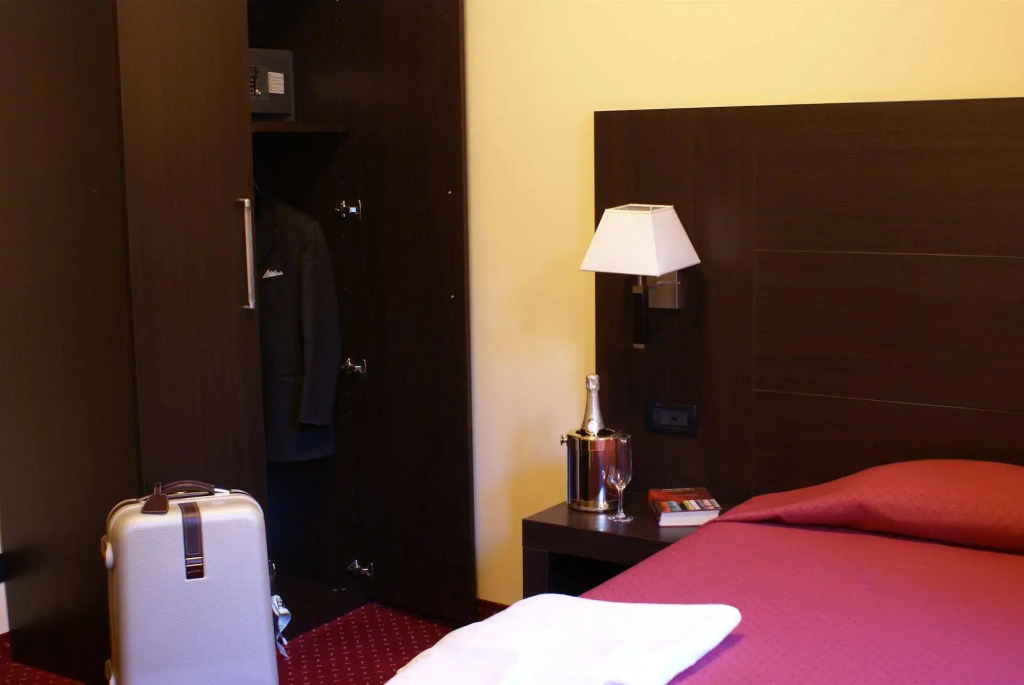 Hotel Versailles