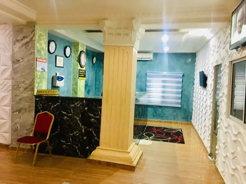 Perch Hotel And Suites