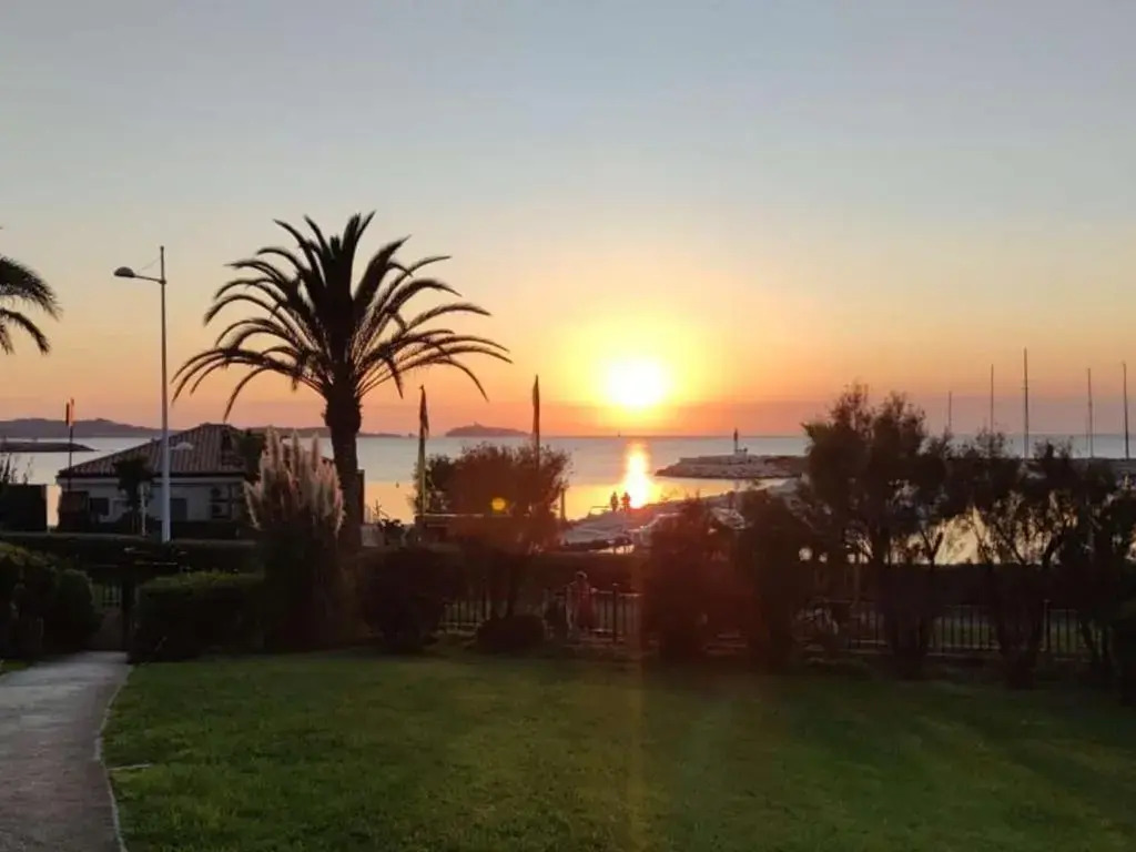 Appartement Six-Fours-les-Plages, 2 pièces, 5 personnes - FR-1-316-287