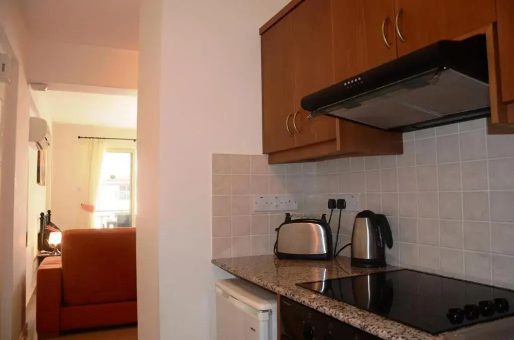 Studio with shower room E3, full kitchen, poolside, FREE WIFI