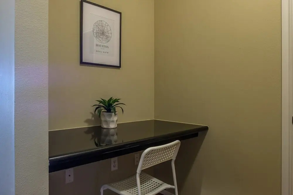 FRONTDESK Residences at Gramercy Apts Houston