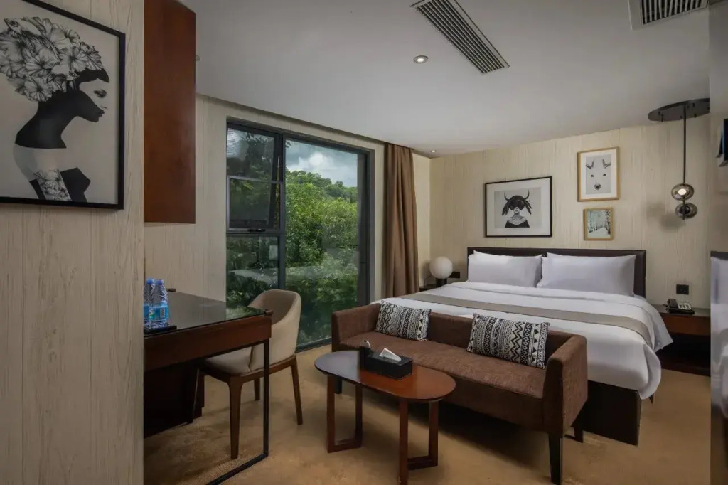 BBHOL Elegant Hotel