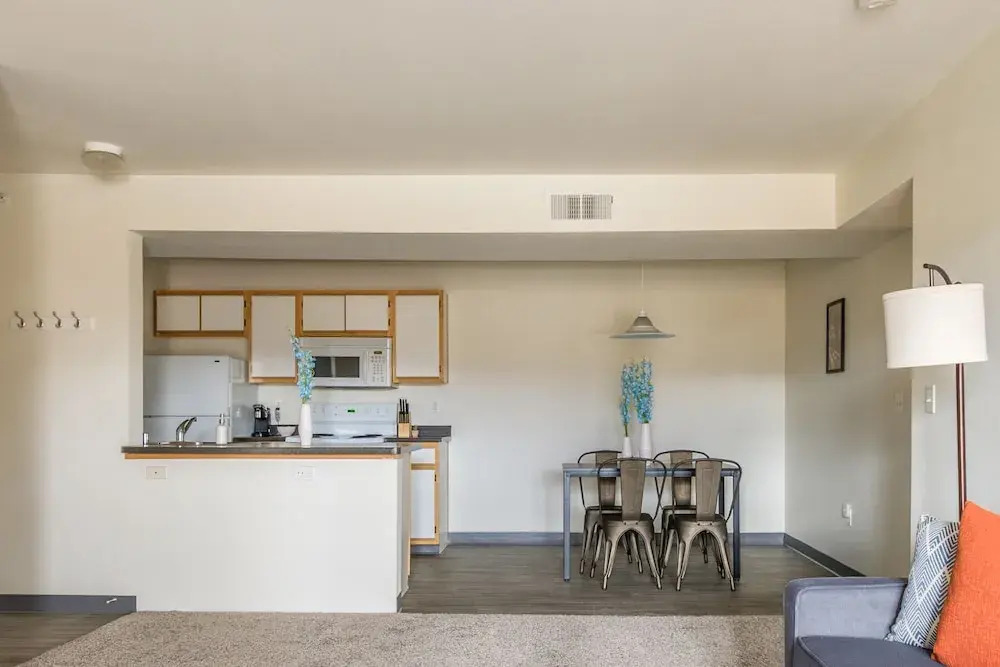 Eastside 1 & 2 BR Apts with balcony by Frontdesk