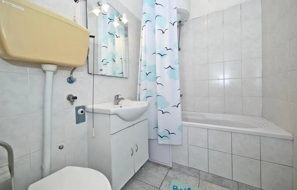 Amazing Apartment in Mastrinka With Wifi