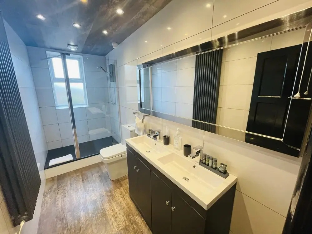 Captain Chevalle Penthouse Studio Apartment