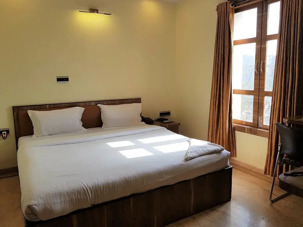 Hexa Benzy Palace