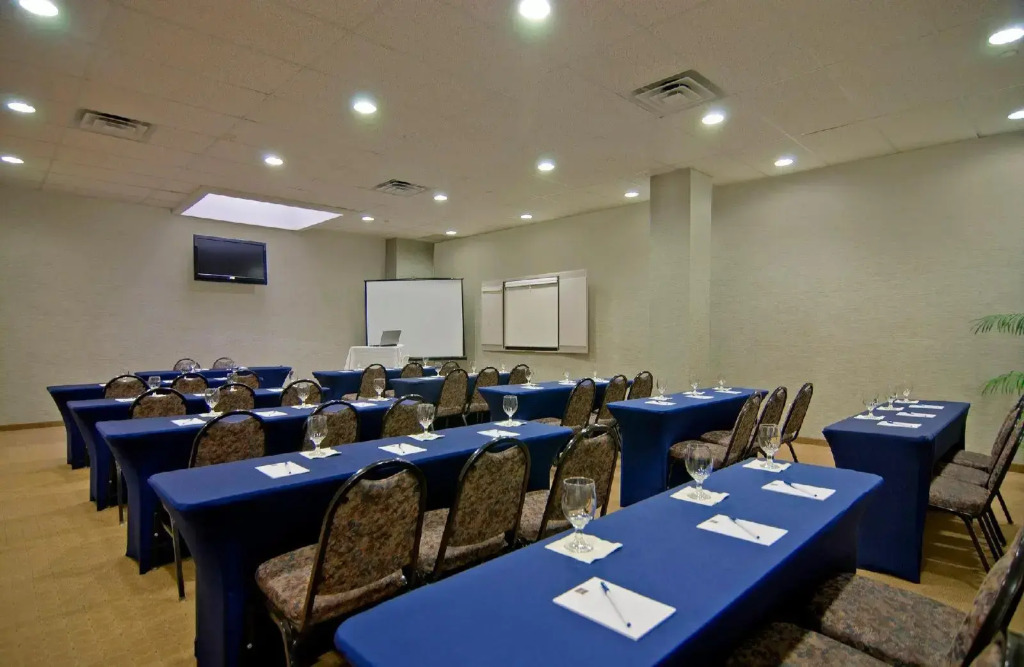 Wingate By Wyndham At Laguardia Airport
