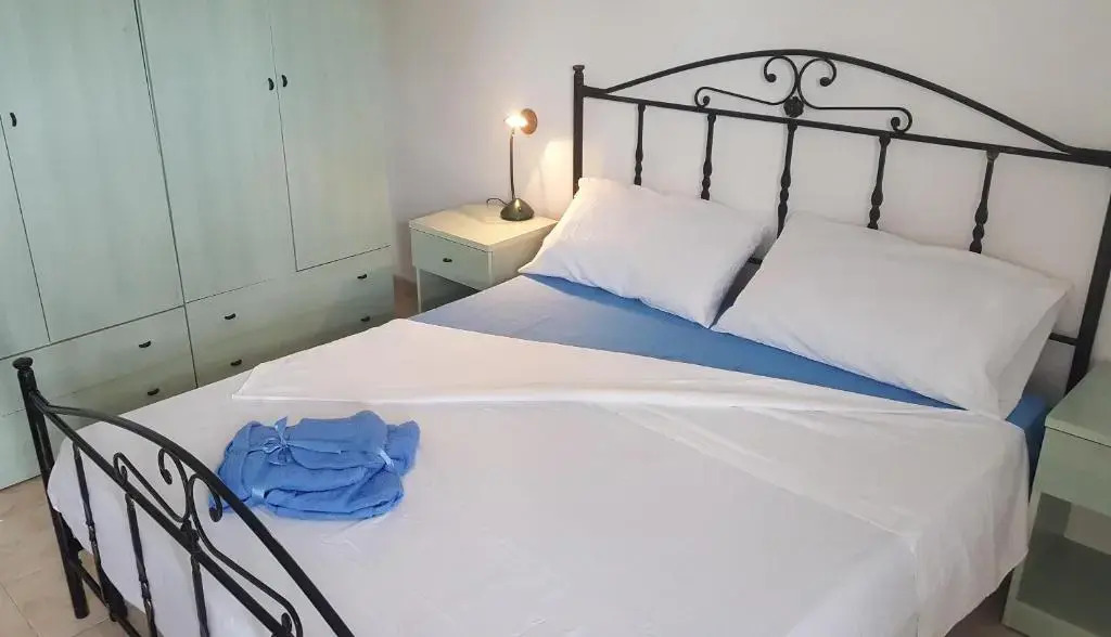 Villa piscina 24 posti letto