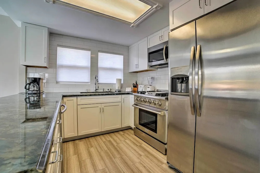Ocean-view Home - Walk to Avalon City Center!