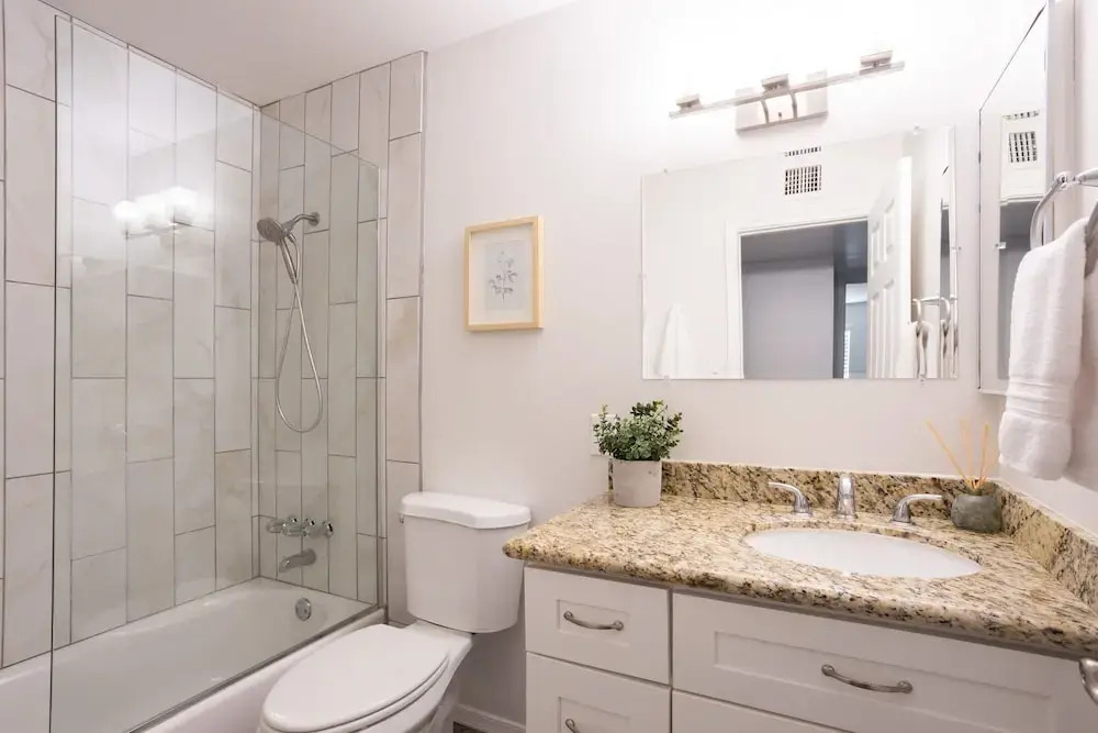 Central & Contemporary Getaway W/ Backyard Oasis 4 Bedroom Home