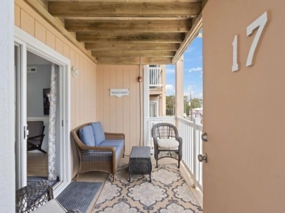 Sand Pebbles A17 - Relax And Unwind. Feel The Sun On Your Shoulders And The Ocean Breezes In Your Hair. 2 Bedroom Condo by RedAwning