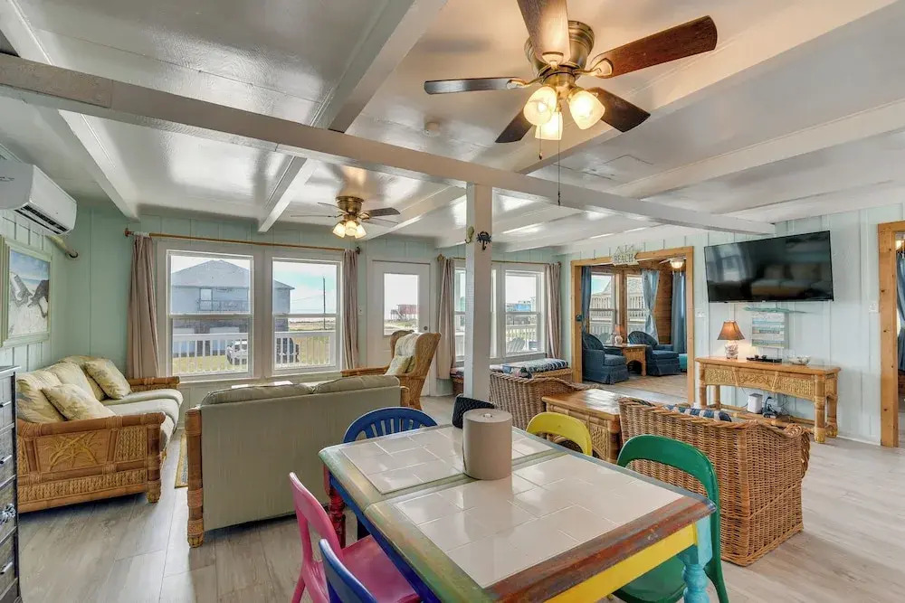 Walk to Shore: Freeport Beach House w/ Grill