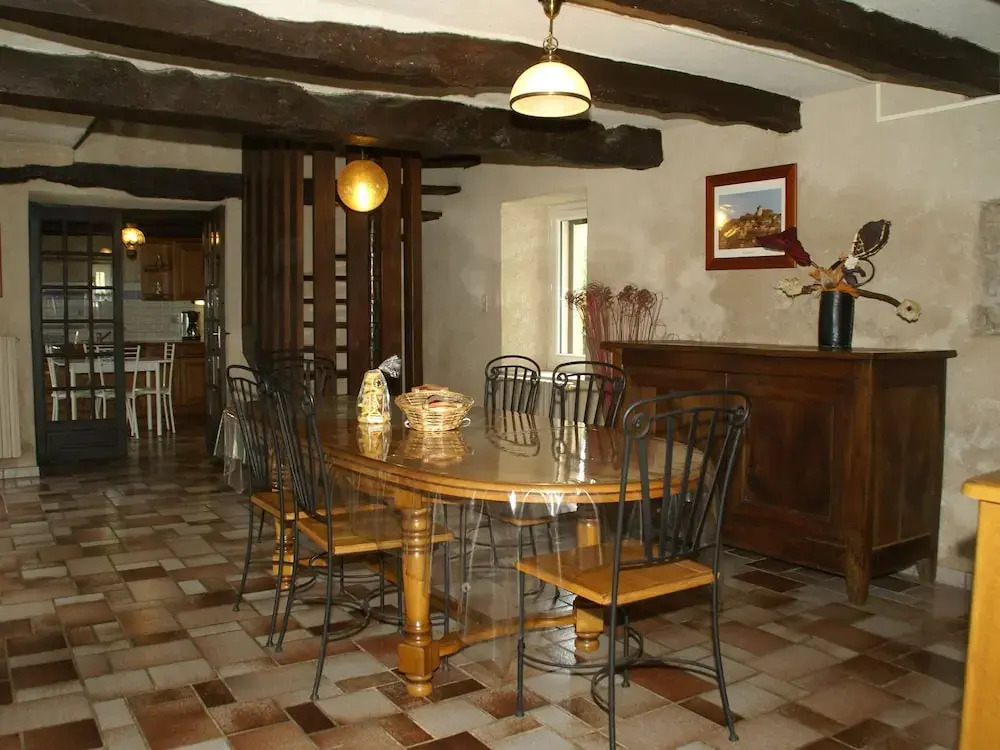 Vintage Holiday Home in Muret-le-Château with Garden