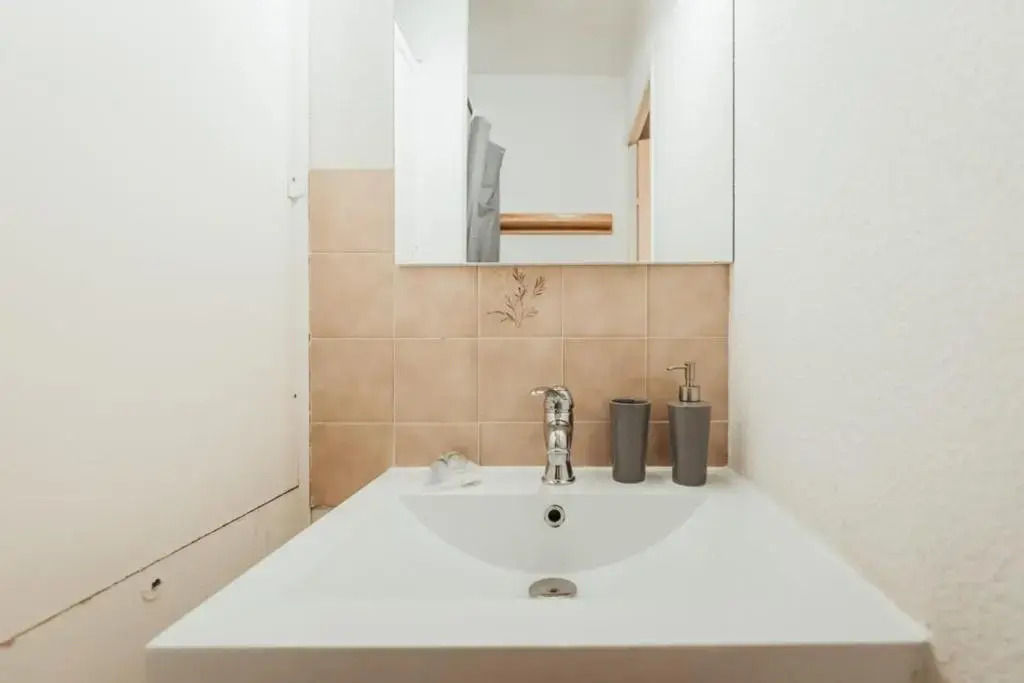 Furnished studio at the foot of the slopes with a balcony & mountains view