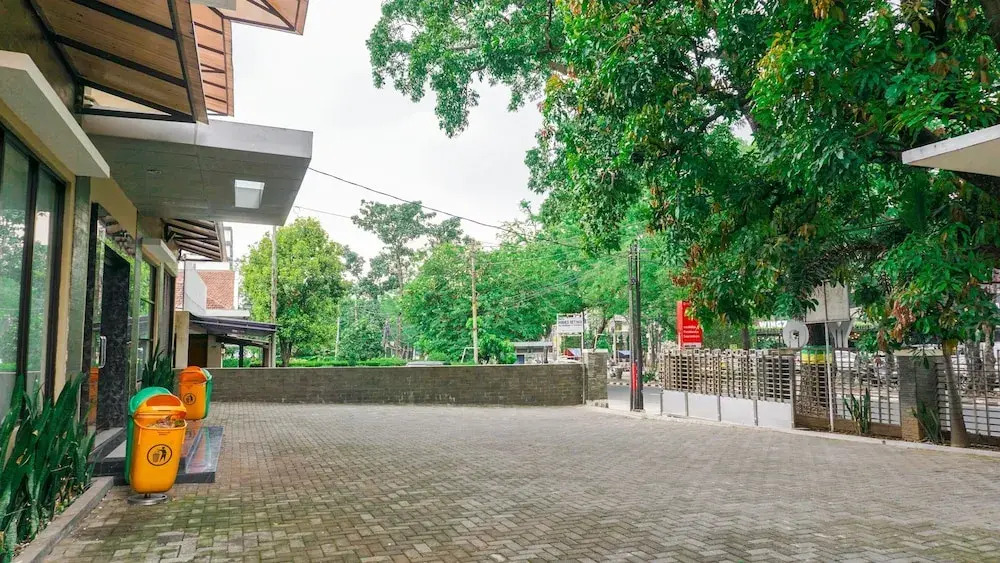 Tekmira Residence Supratman by OYO Rooms