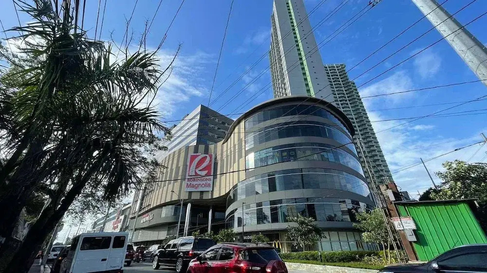 Gilmore Tower Suites By SMS Hospitality