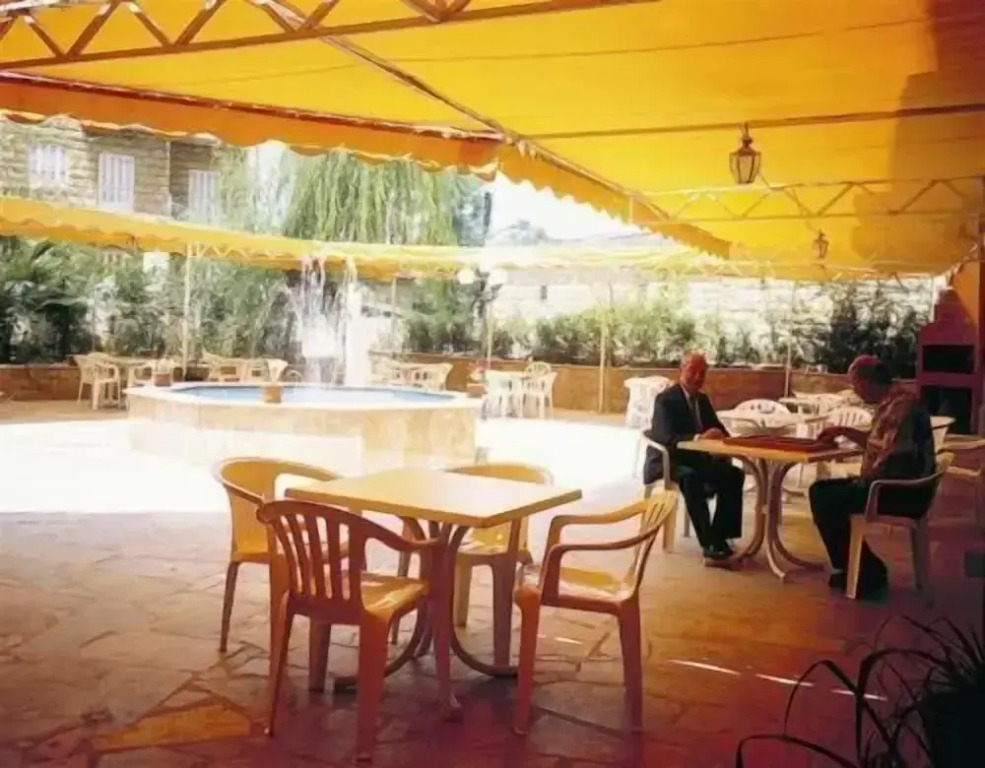 Le Crillon