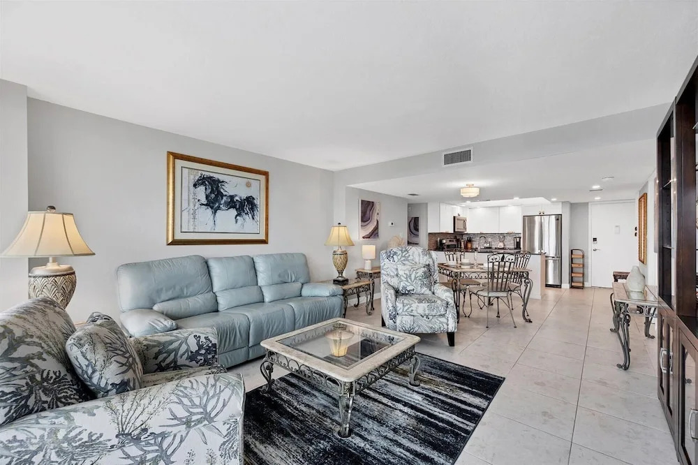 Anchorage Resort 8th Floor Condo in Siesta Key With Private Beach Access, Pool, Boat Dock 0894