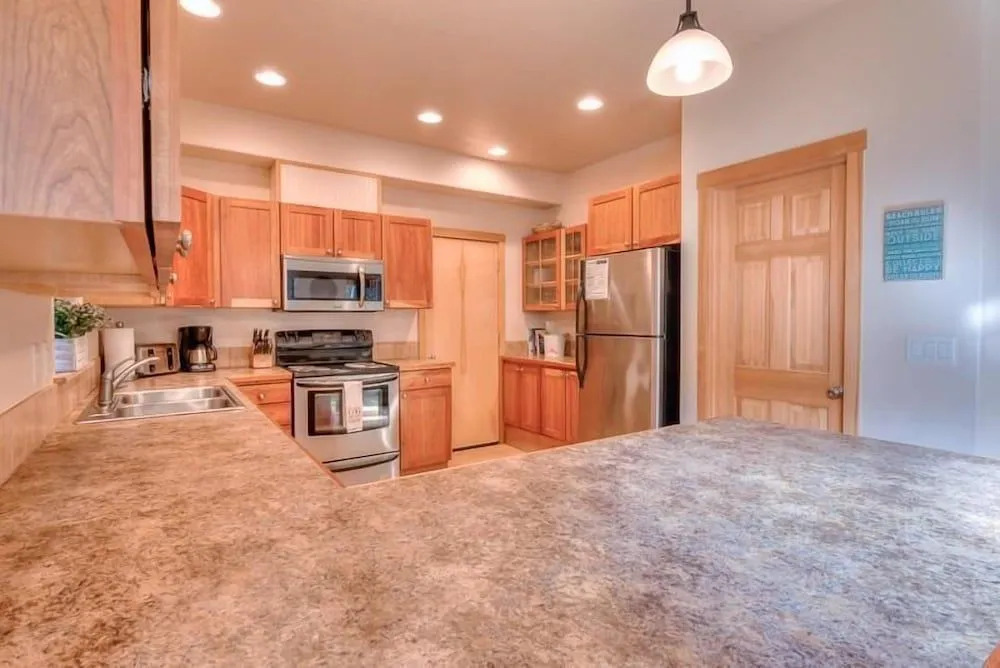 Charming Escape with Hot Tub and Game Amenities - Delightful Family Haven