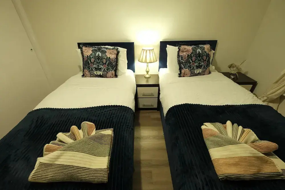 2br-beachviews-petfriendly-freeparking